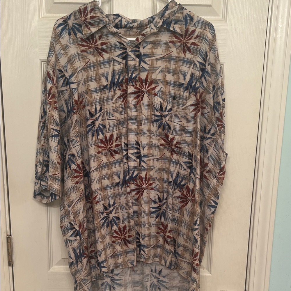 Munsingwear Multicolor Leaf Patterned button up